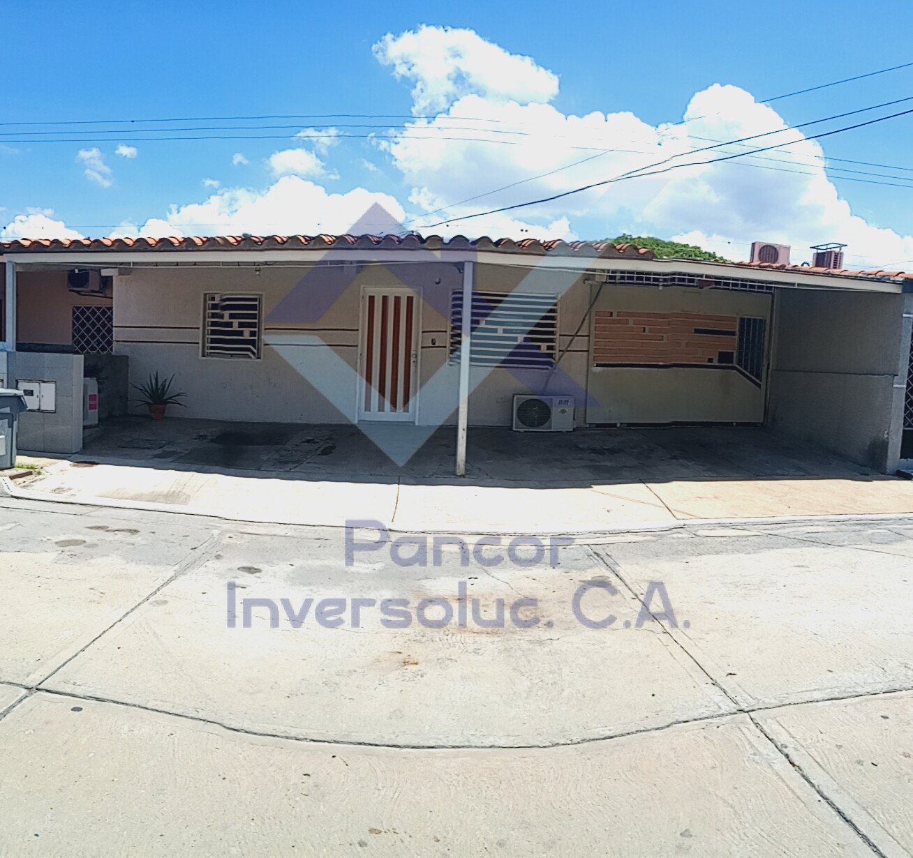 Casa en Venta en San Joaquin (4H - 2B - 5PE)