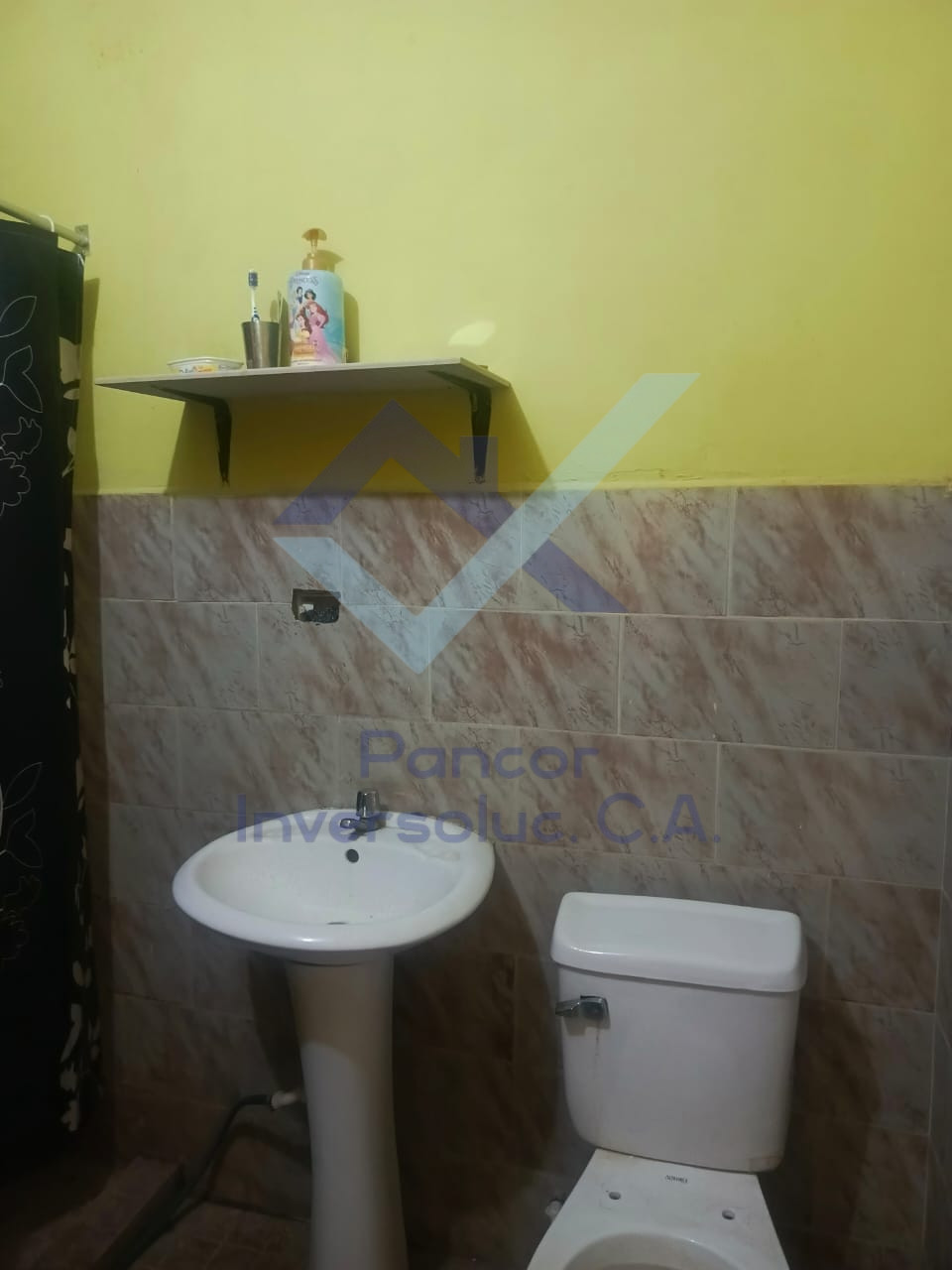 Casa en Venta en Guacara - El Saman (1H - 1B - 2PE)