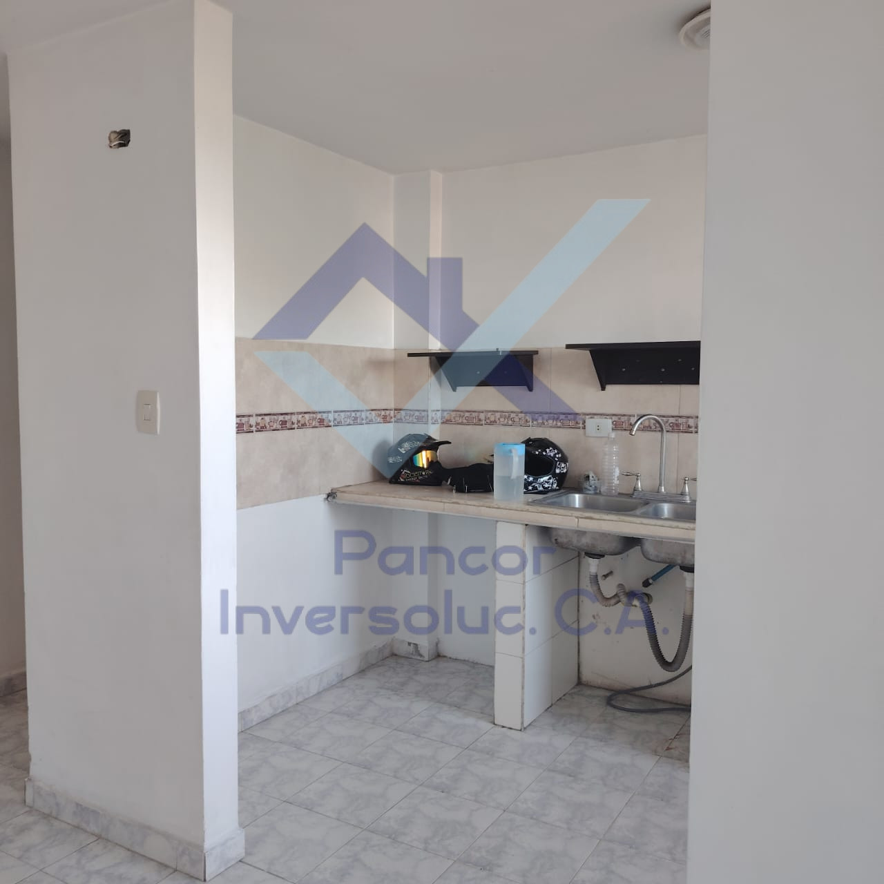 Apartamento en Alquiler en Los Guayos (3H - 1B - 2PE)