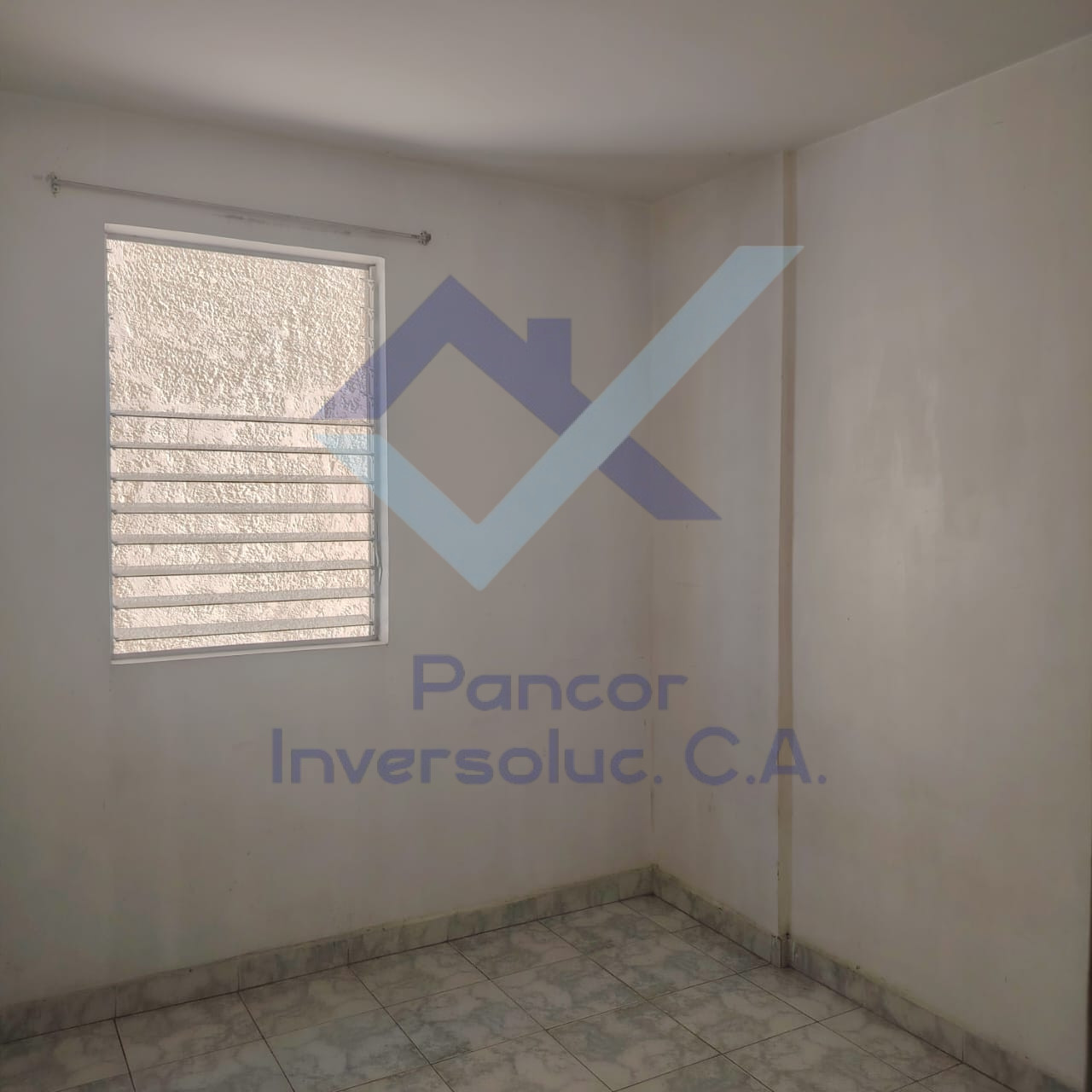 Apartamento en Alquiler en Los Guayos (3H - 1B - 2PE)