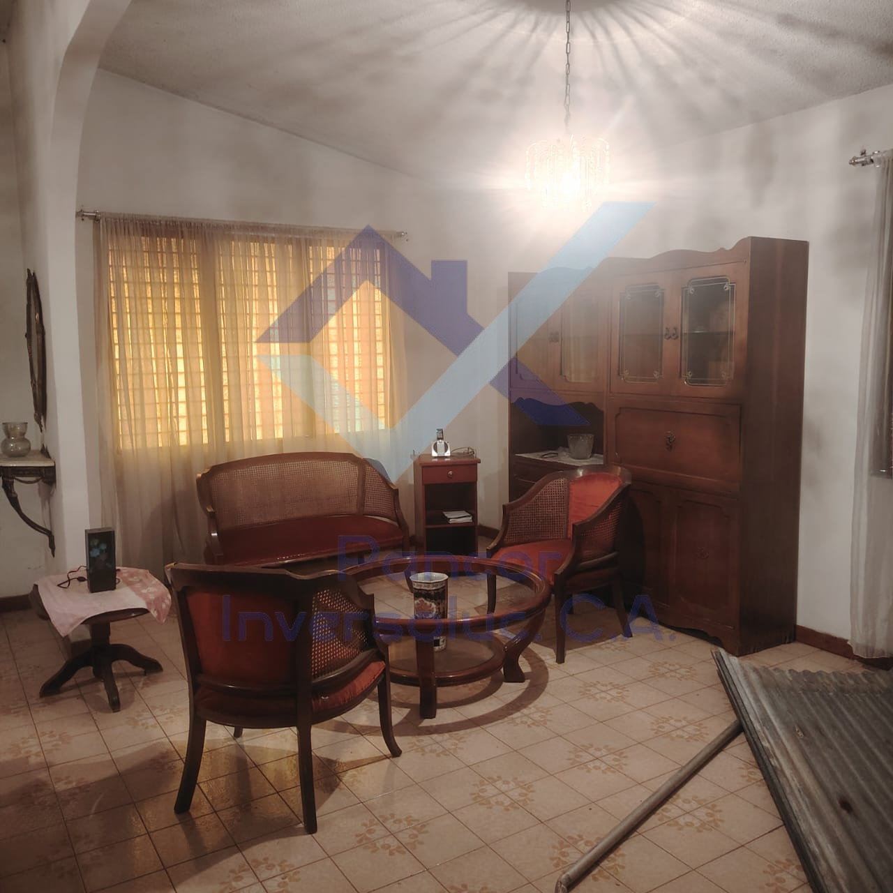Casa en Venta en Los Guayos (3H - 2B - 1PE)