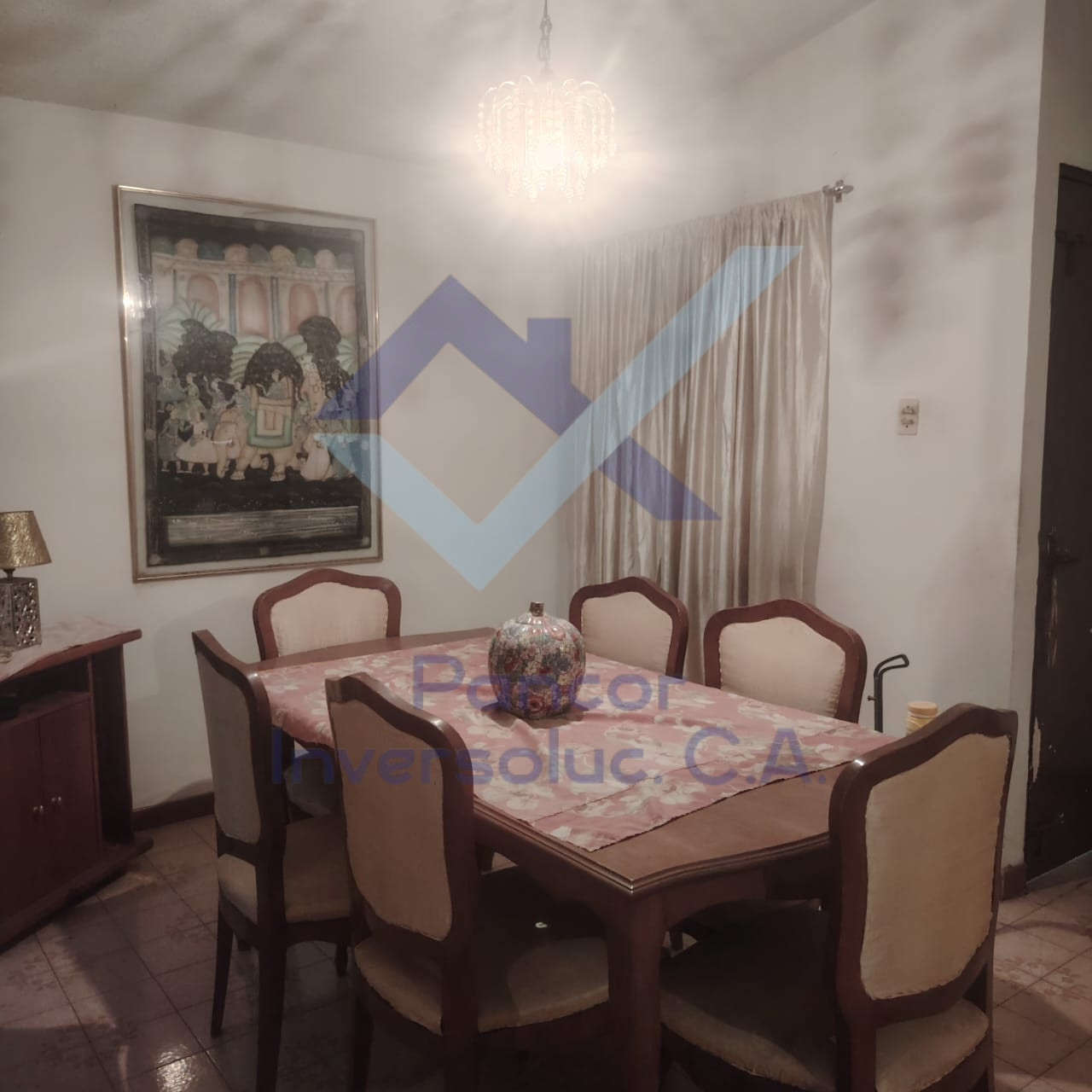 Casa en Venta en Los Guayos (3H - 2B - 1PE)