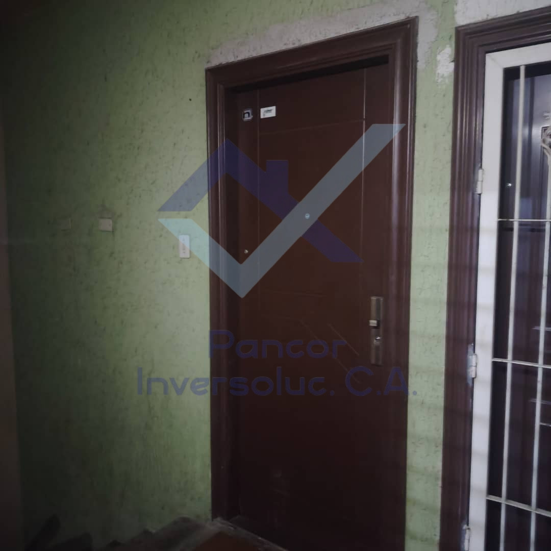 Apartamento en Venta en Los Guayos (2H - 2B - 1PE)