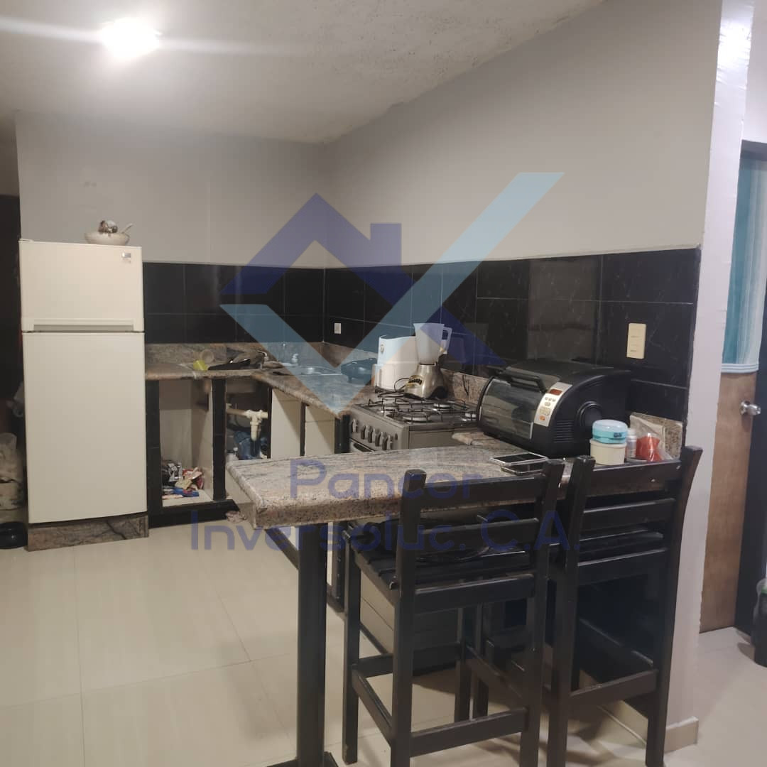 Apartamento en Venta en Los Guayos (2H - 2B - 1PE)
